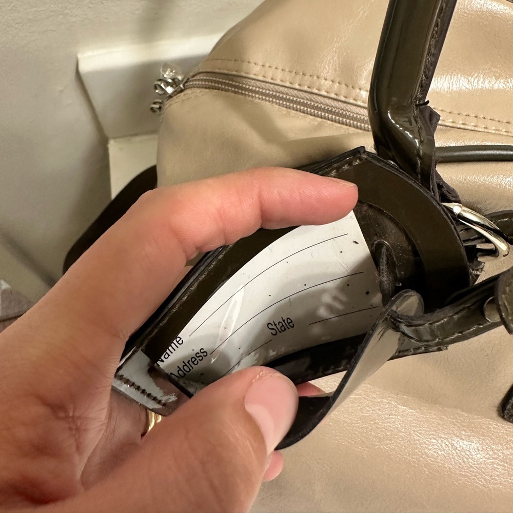 GUESS DUFFEL BAG - Picture 7 of 11